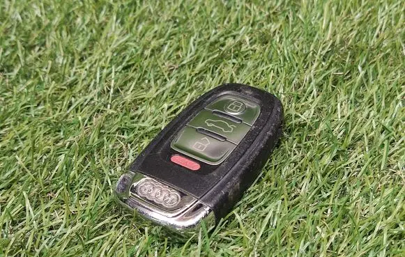Audi A4 S4 B8 8K Ignition key/card 8T0959754A
