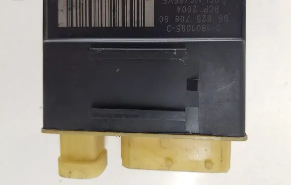 Peugeot 3008 I Glow plug pre-heat relay 9662570880