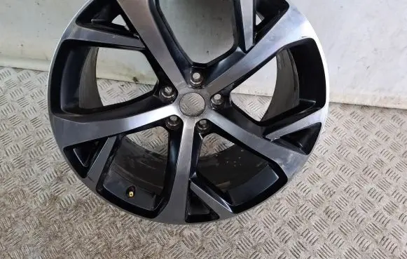 R19 alloy rim