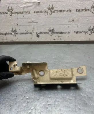 Renault Captur Fender mounting bracket 631235481R 071A