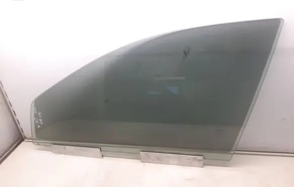 Volvo V70 Front door window glass four-door 43R001106 E000186 DOT57M53AS2