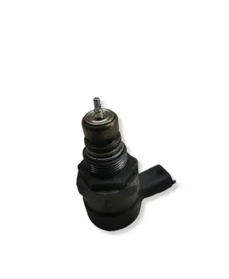 Volvo V70 Fuel pressure regulator 30750409