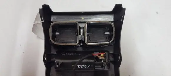 Jaguar XF X250 Rear air vent grill AX2367846A