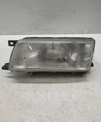 Nissan Sunny Headlight/headlamp 7R010305
