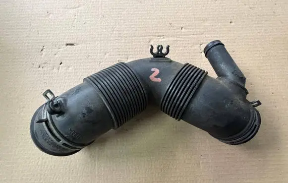 Volkswagen Golf Plus Air intake hose/pipe 3C0129654M