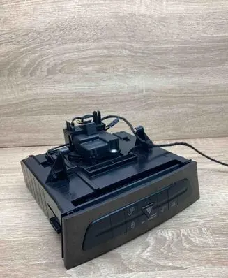 Mercedes-Benz E W211 Hazard light switch A2116800552 809408225S053