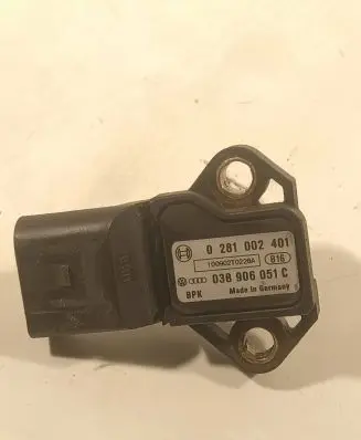 Volkswagen Touran I Air pressure sensor 038906051C 100902T0228A 0281002401