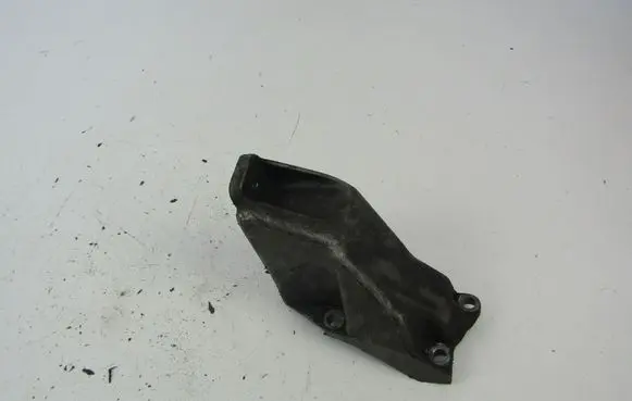 Audi A4 S4 B5 8D Engine mounting bracket 