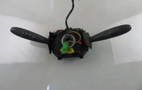 Wiper turn signal indicator stalk/switch