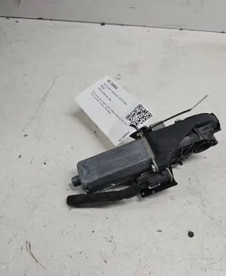 Volvo XC90 Seat adjustment motor 0390203246
