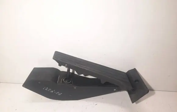 BMW 1 E81 E87 Accelerator throttle pedal 6772645