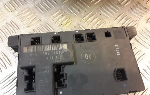 Mercedes-Benz C W203 Door control unit/module 2038201485 A2038201485