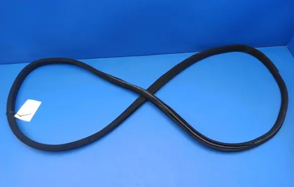 Mercedes-Benz C W204 Front door rubber seal A2046970951