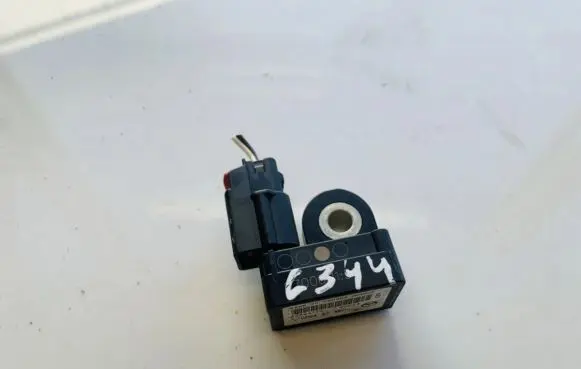 Mazda CX-7 Airbag deployment crash/impact sensor gp9a57kc0 04042006