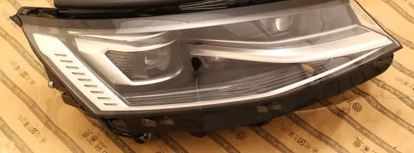 Volkswagen Transporter - Caravelle T7 Headlight/headlamp 7T1941082C