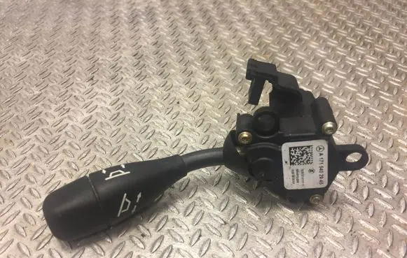 Mercedes-Benz E W211 Steering wheel adjustment handle/lever 1715402945 A1715402945