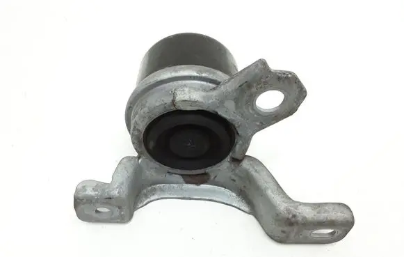 Volvo XC60 Engine mount bracket 31330135