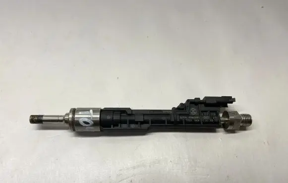 BMW 1 F20 F21 Fuel injector 7639994
