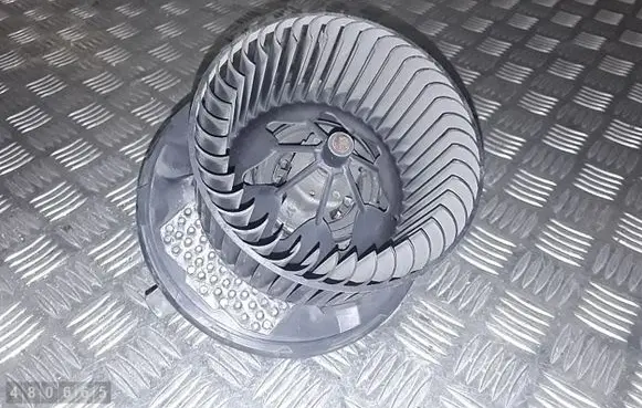 Volkswagen Jetta V Heater fan/blower PQ35987694C