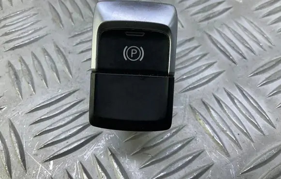 Audi Q3 8U Hand parking brake switch 8U0927225D