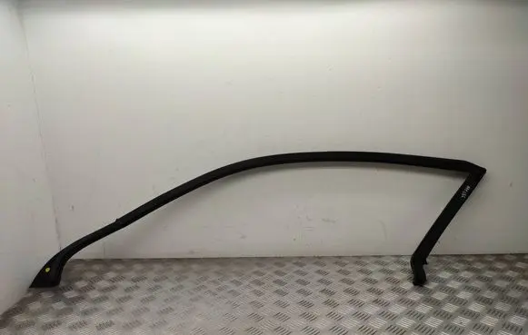 Volkswagen Scirocco Front door glass trim molding 1K8867338
