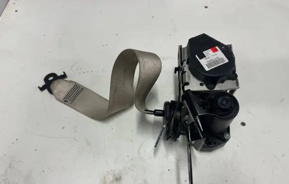 BMW 5 F10 F11 Front seatbelt 010L0000 623742800 1454