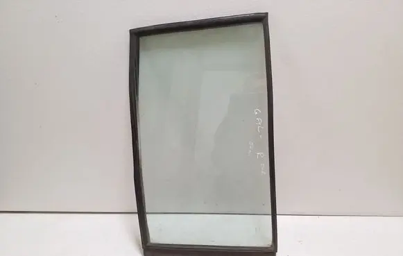 Mitsubishi Pajero Rear vent window glass 