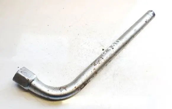 Audi A6 S6 C4 4A Wheel nut wrench 171012219a