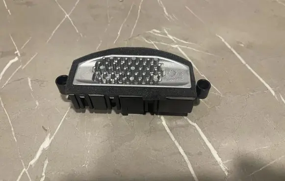 BMW 1 F40 Heater blower motor/fan resistor 7952061