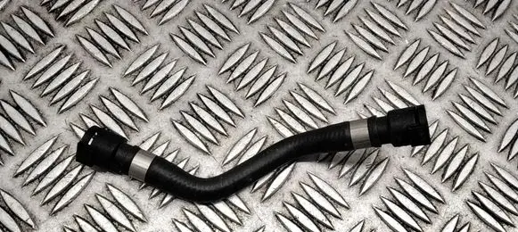 Engine coolant pipe/hose