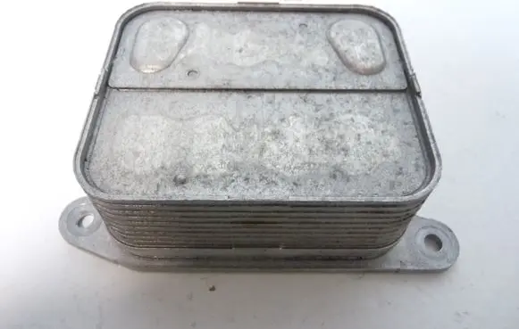 Volkswagen Up Engine oil radiator 04E117021H