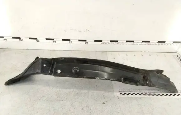 Audi Q7 4L Fender end trim 4L0821112