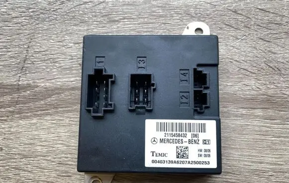 Mercedes-Benz E W211 Central body control module 2115458432