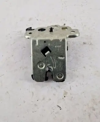 Audi A1 Tailgate/trunk/boot lock/catch/latch 8K9827505A