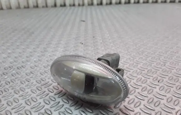 Peugeot 307 Front fender indicator light