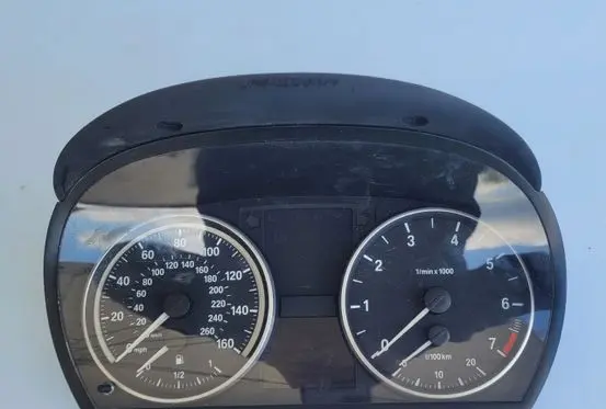 BMW 3 E90 E91 Speedometer (instrument cluster) 1025330
