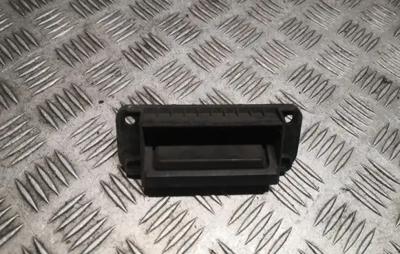 Mercedes-Benz C W204 Tailgate/boot open switch button 2047500293 A2047500293