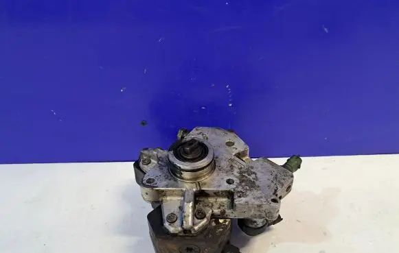 Volvo V50 Mechanical fuel pump 8692521 0445010111