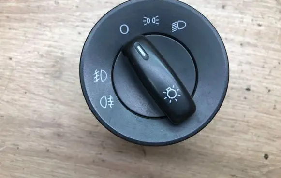 Skoda Octavia Mk2 (1Z) Light switch 1Z0941431K