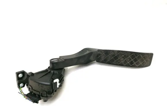 Volkswagen Touareg I Accelerator throttle pedal 7L0723507E