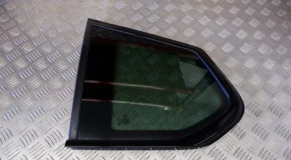 BMW X1 F48 F49 Rear side window 7205663