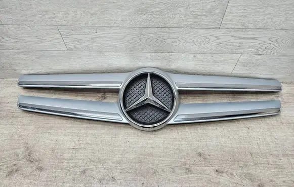 Mercedes-Benz GLA W156 X156 Front bumper upper radiator grill A1568880260