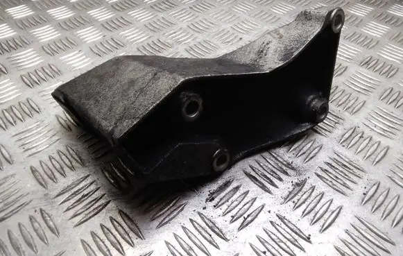 Volkswagen PASSAT B5.5 Engine mounting bracket 8D0199307P