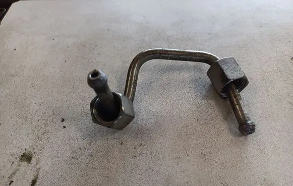 Volkswagen Sharan Fuel injector supply line/pipe 