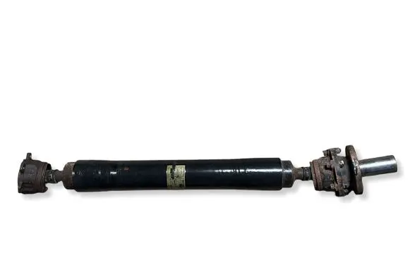 Mitsubishi Pajero Rear driveshaft/prop shaft MR498