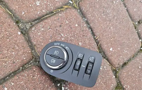 Opel Combo E Light switch 39085924