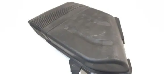 Audi A4 S4 B7 8E 8H Air intake duct part 8E0129617