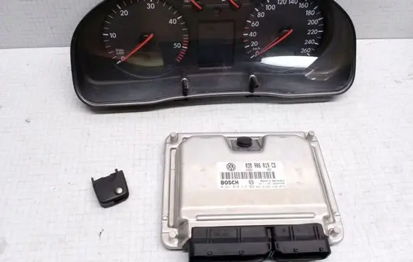 Volkswagen PASSAT B5 Engine ECU kit and lock set 038906019CD 0281010218 3B0920822A