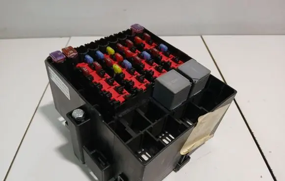 Ford Fiesta Fuse box set 8V5T14A005KME 14A005 20100113
