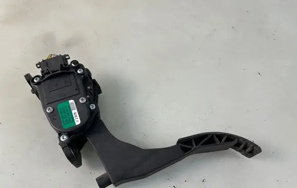 Skoda Fabia Mk1 (6Y) Accelerator throttle pedal 6Q1721503C
